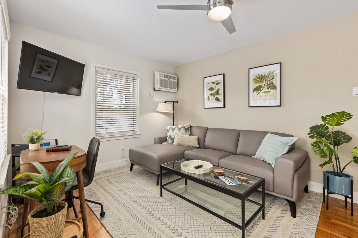 Foto principal - 4869 Kenmore Terrace
