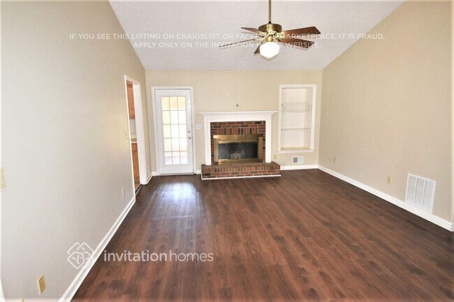 Foto del edificio - 2501 Whitebluff Way