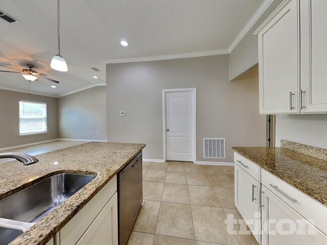 Building Photo - 414 Samara Lakes Pkwy