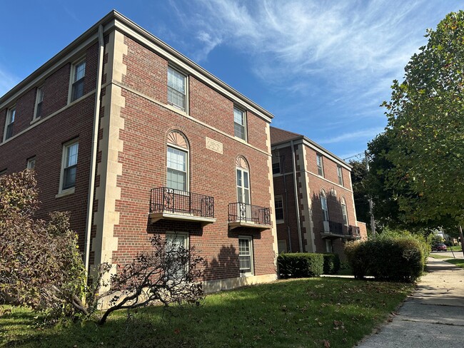 Building Photo - 4305 N Marlborough Dr