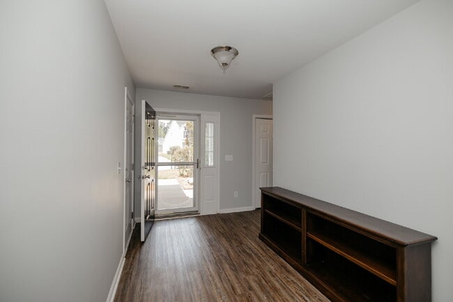 Building Photo - Charming 3-Bedroom Goose Creek Home with Attached Garage
