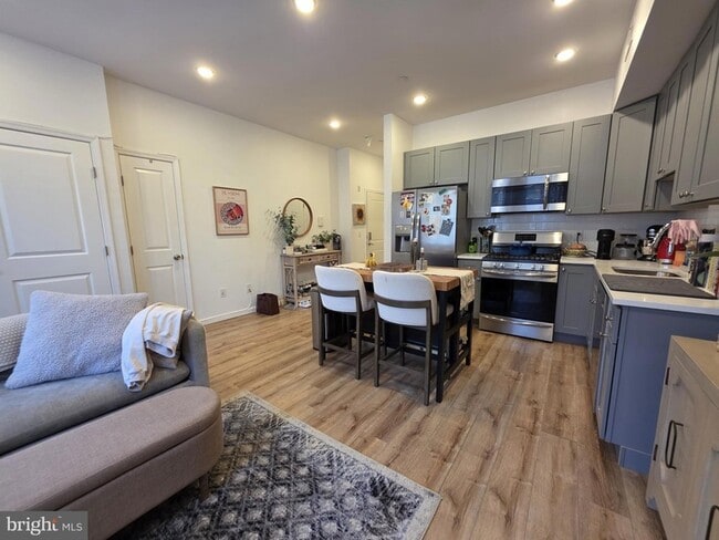 Photo - 742 S 4th St Apartment