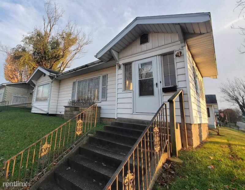 2 br, 1 bath House 1011 N Miami St B Unit B House Rental in