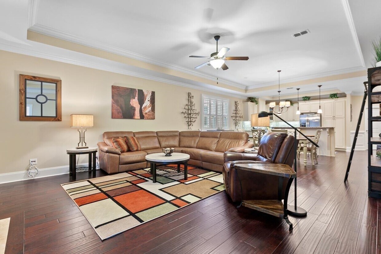 Foto principal - 5832 Bascom Dr