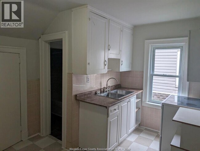 Photo du bâtiment - 1335 Marentette Ave