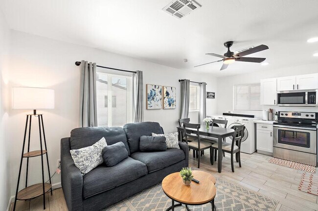 Foto del edificio - 2302 W Colter St