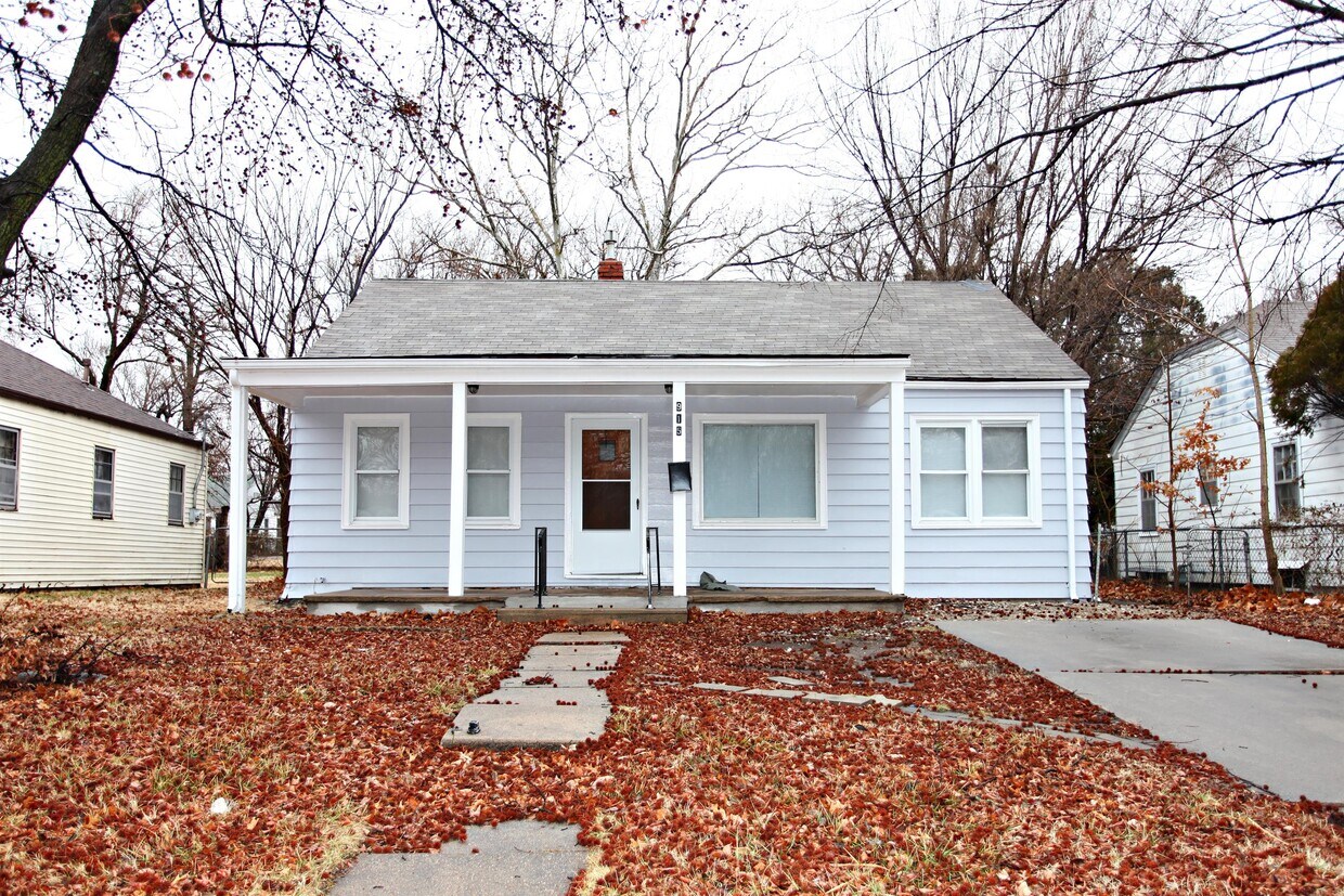 Primary Photo - 915 Harding St