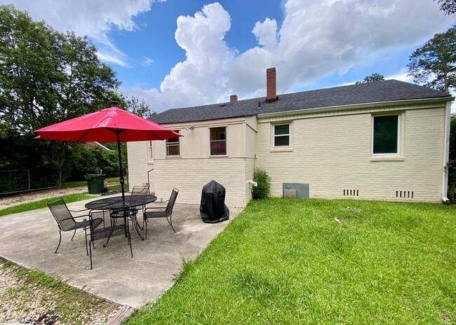 Building Photo - 1521 E Pinetree Blvd