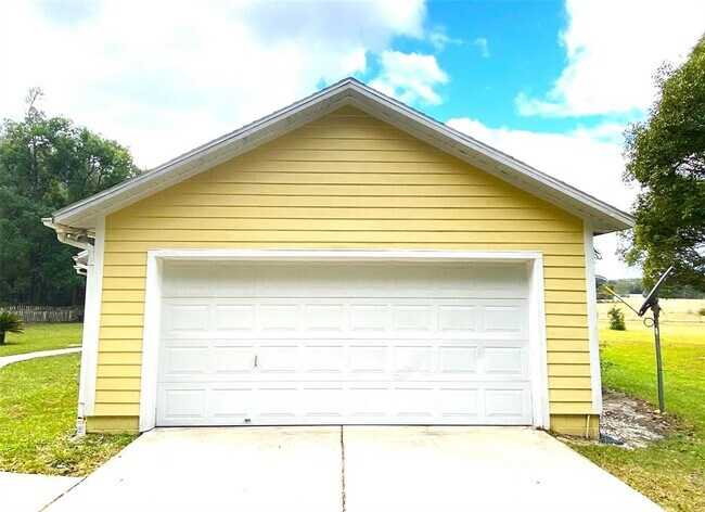 Building Photo - 20448 SW 15th Ave