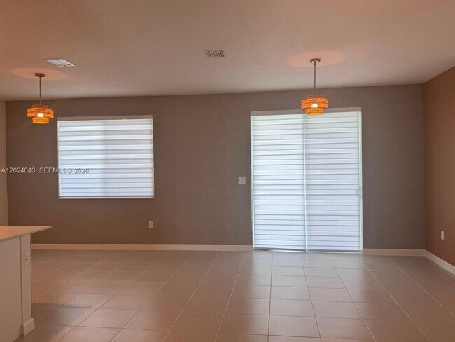 Foto del edificio - 663 SE 13th St Cir