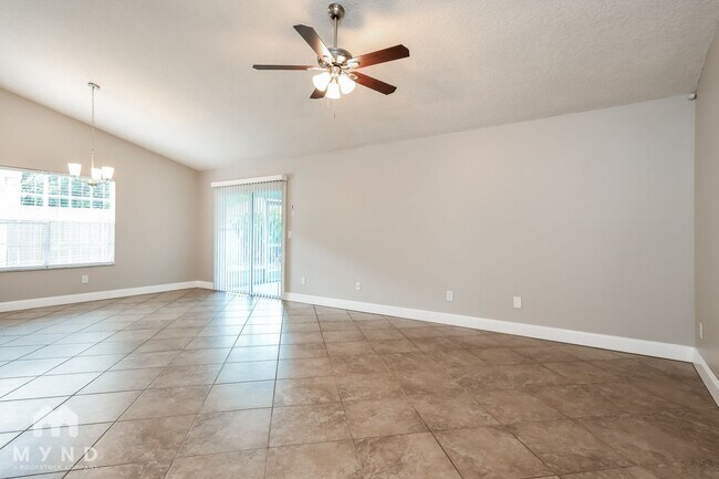 Foto del edificio - 6481 Piccadilly Ln