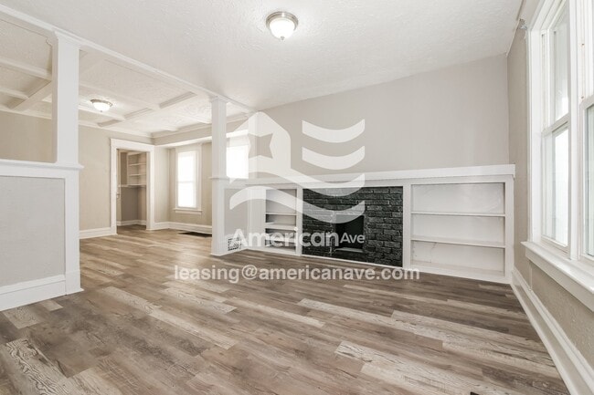 Foto del edificio - 1618 E 42nd St