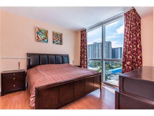 Foto del edificio - 1945 S Ocean Dr