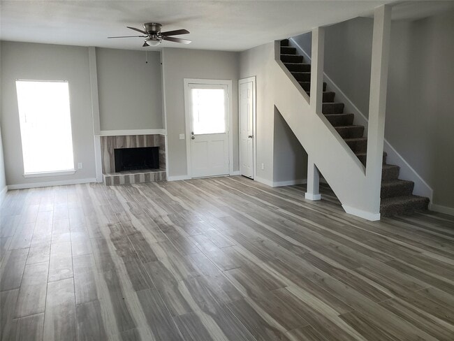 Building Photo - 11710 Southlake Dr