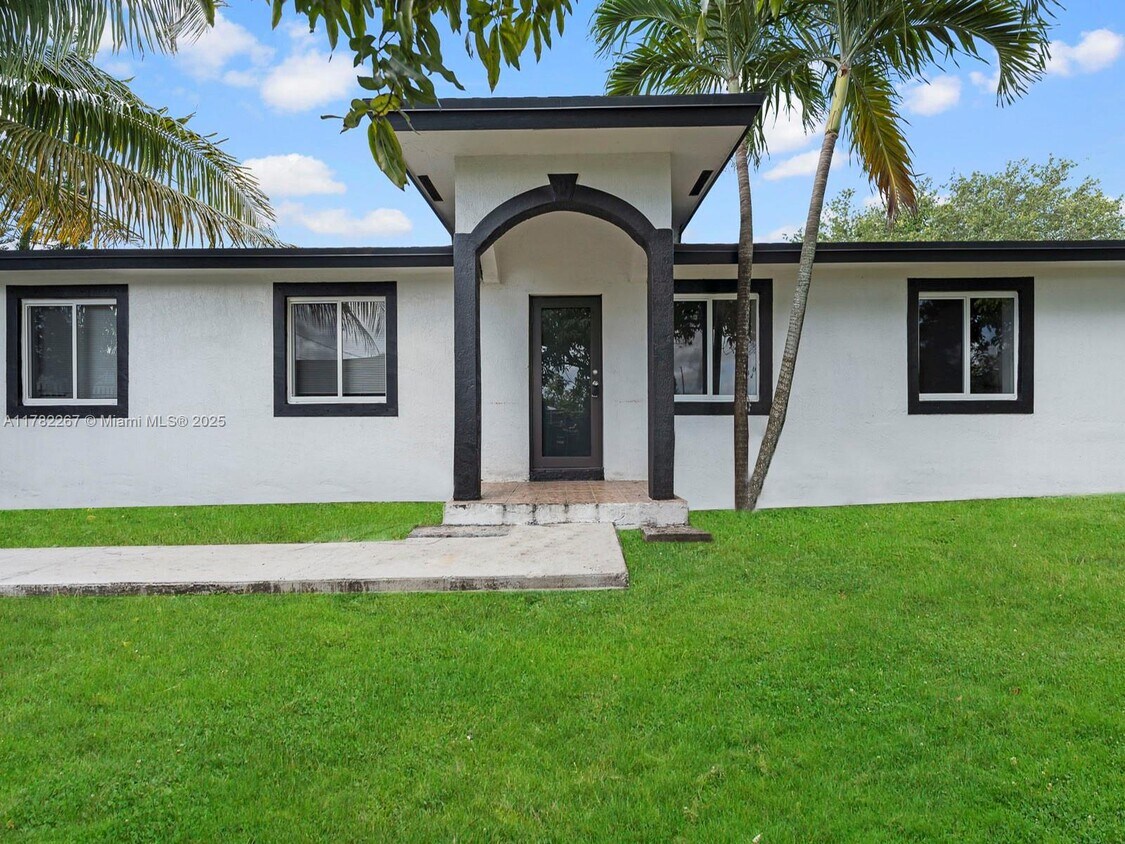 Primary Photo - 26650 SW 138th Ct