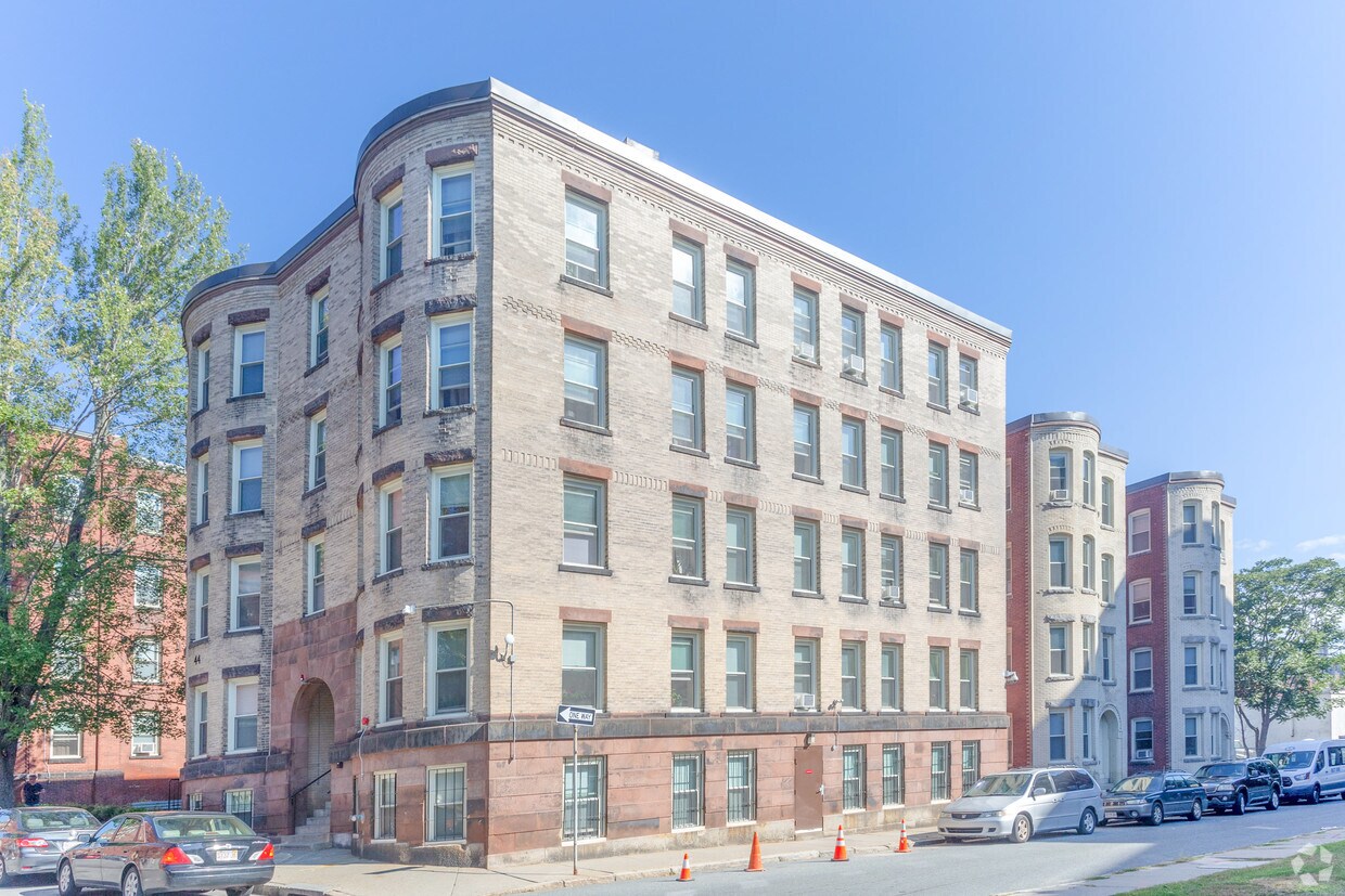 Primary Photo - 44-46 Wellington St