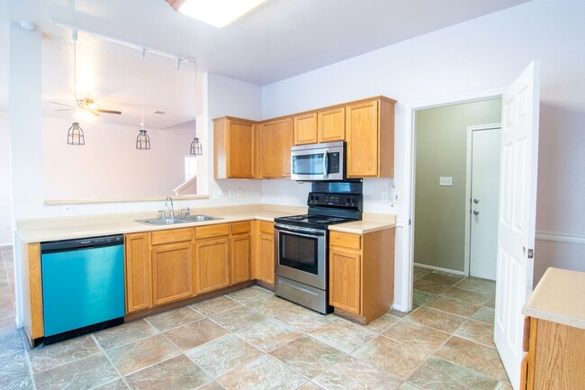 Building Photo - 3-BEDROOM W/ POOL IN PECAN VALLEY HEIGHTS