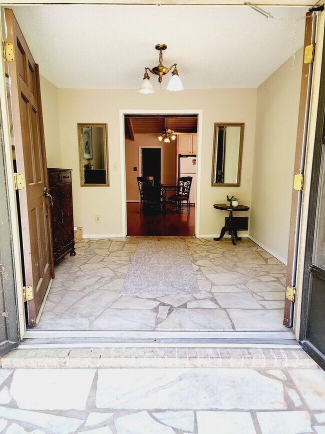 Building Photo - 3670 Oak Mountain Park Road, Pelham, Alaba...