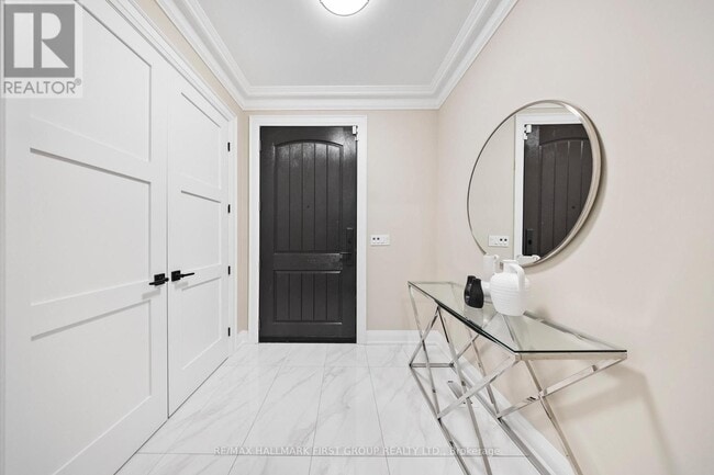 Photo du bâtiment - 732 Hillview Crescent