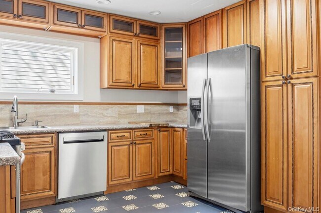 Foto del edificio - 51 Gifford Ave