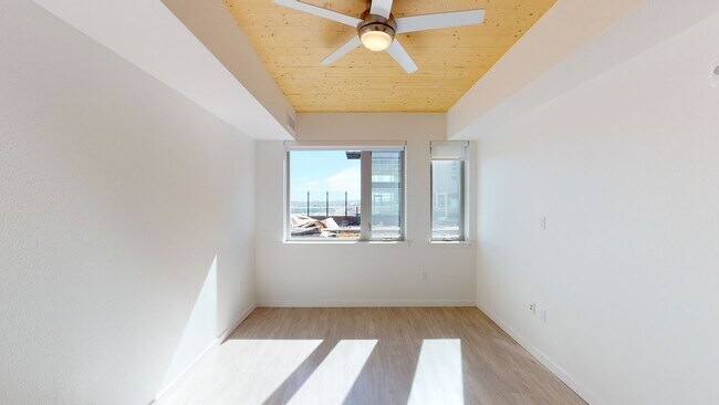 Interior Photo - Cirrus