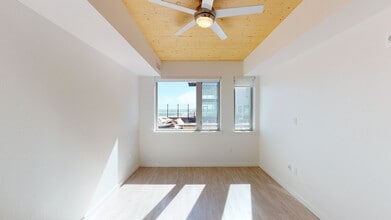 Interior Photo - Cirrus