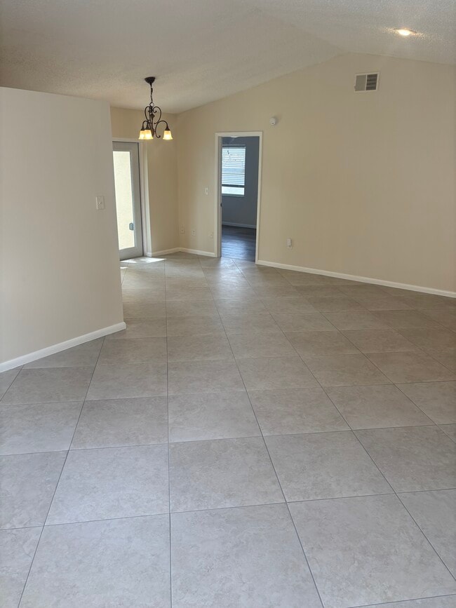 Photo - 3214 W Douglas St House