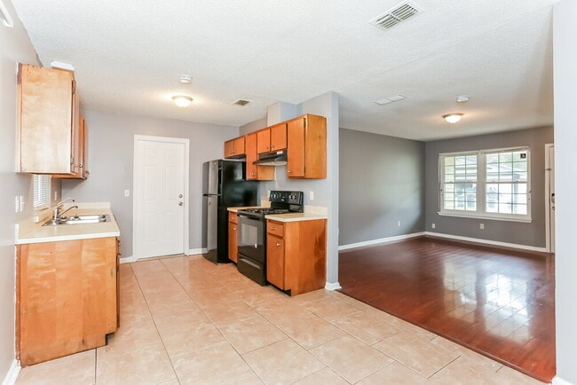 Building Photo - 5049 Yearling Ln