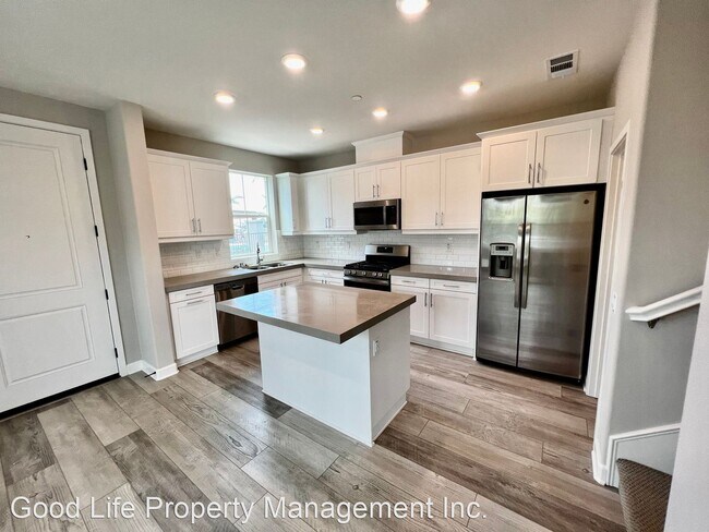 Building Photo - 4 br, 2.5 bath House - 1138 Delpy View Pt
