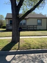 Building Photo - 2220 N Estelle St