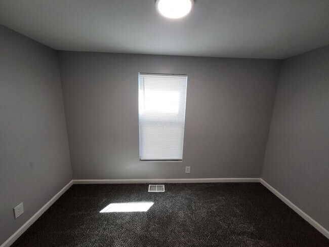 Foto del edificio - 619 E 18th St