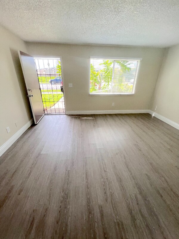 Foto del edificio - 831 S Oaks Ave