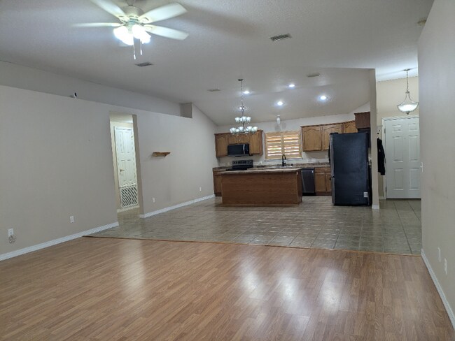 Building Photo - 2162 Las Vegas Trail