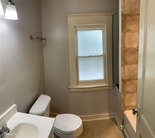 Building Photo - spacious 3 plus bedroom house in the Madis...
