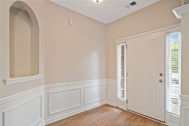 Building Photo - 606 Wexham Way