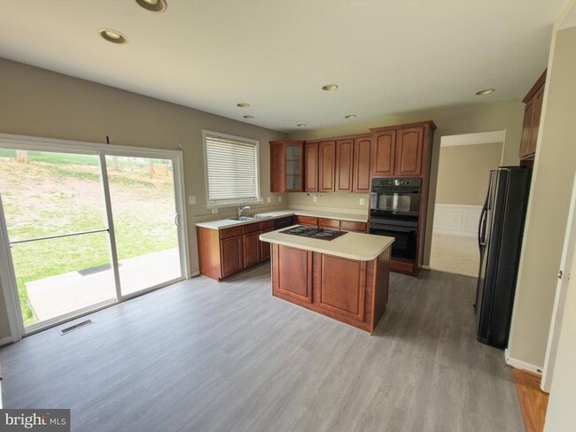 Foto del edificio - 1929 Melvor Ln