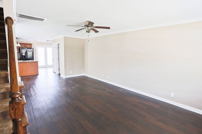 Building Photo - 315 Sam Houston Cir
