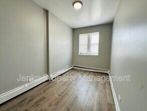 Building Photo - 5657 W Washington Blvd