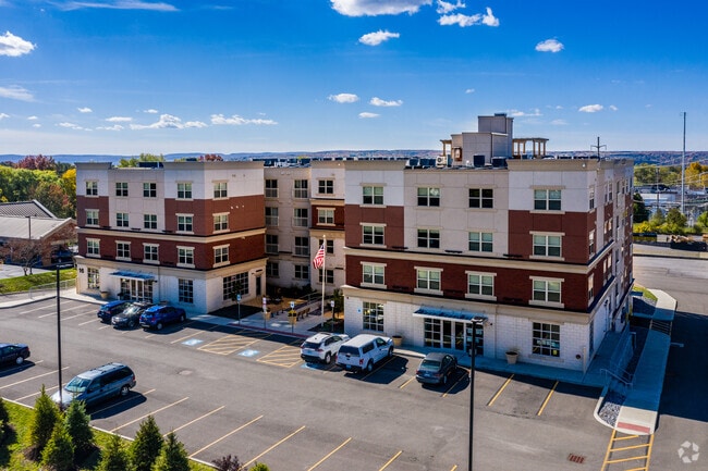 60 Secure Luxury Apartments - Cayuga View Luxury Living