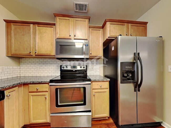 Foto del edificio - 1544 Bradley Blvd