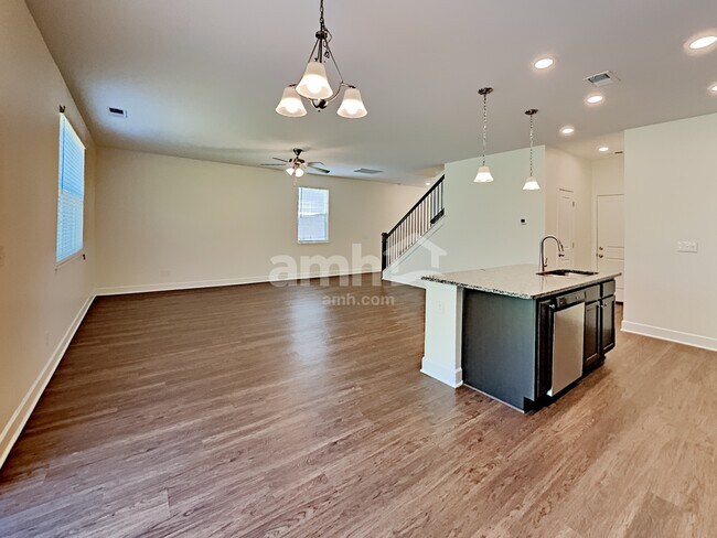 Foto del edificio - 4300 Longfellow Dr