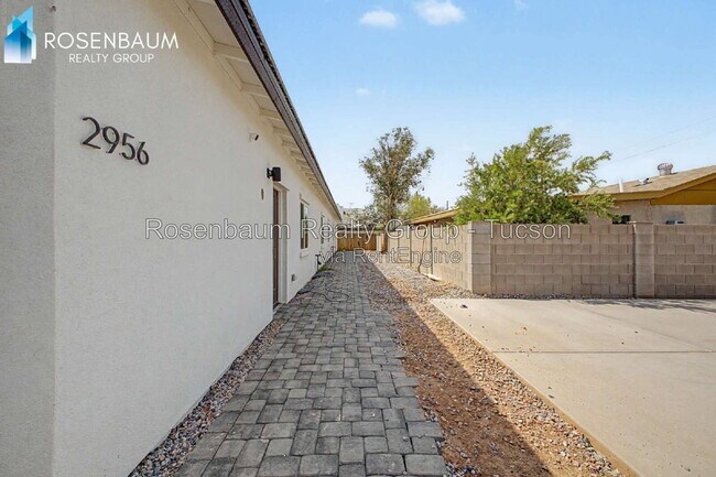Building Photo - 2956 N Richey Blvd