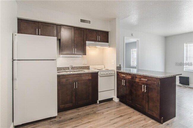 Building Photo - 9013 Westchester Cir