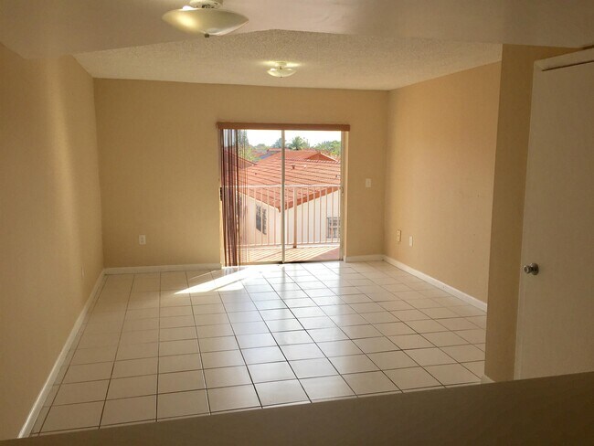 Building Photo - 2620 W 76th St