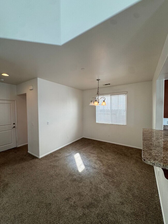 Foto del edificio - Newer 3-Bedroom Home in a Desirable Community