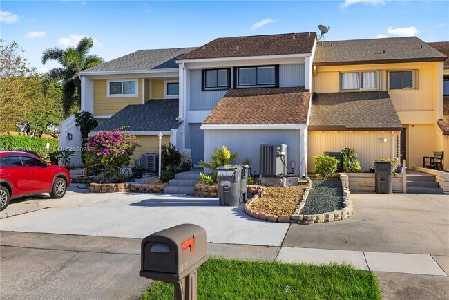 Foto del edificio - 12326 Westhampton Cir