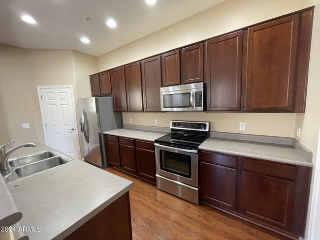 Building Photo - 15240 N 142nd Ave