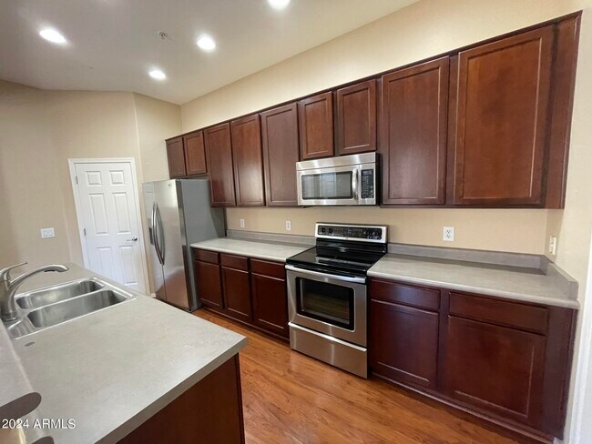 Foto del edificio - 15240 N 142nd Ave