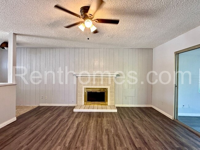 Building Photo - 10152 Embassy Way