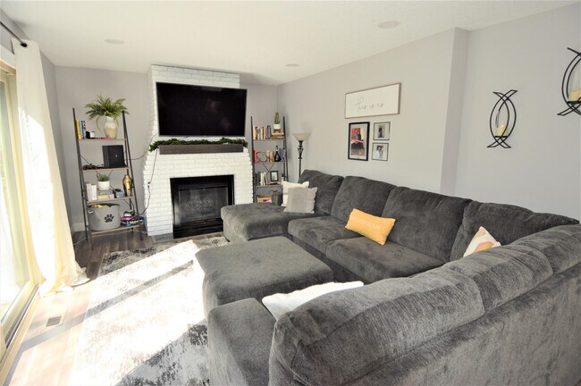 Building Photo - 169 Bordeaux Ct